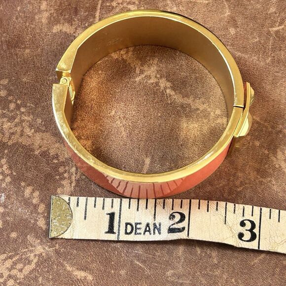 Vince Camuto Coral Pyramid Enamel Hinged Bracelet 3/4" Thick Chunky Fancy Cuff - Picture 6 of 7